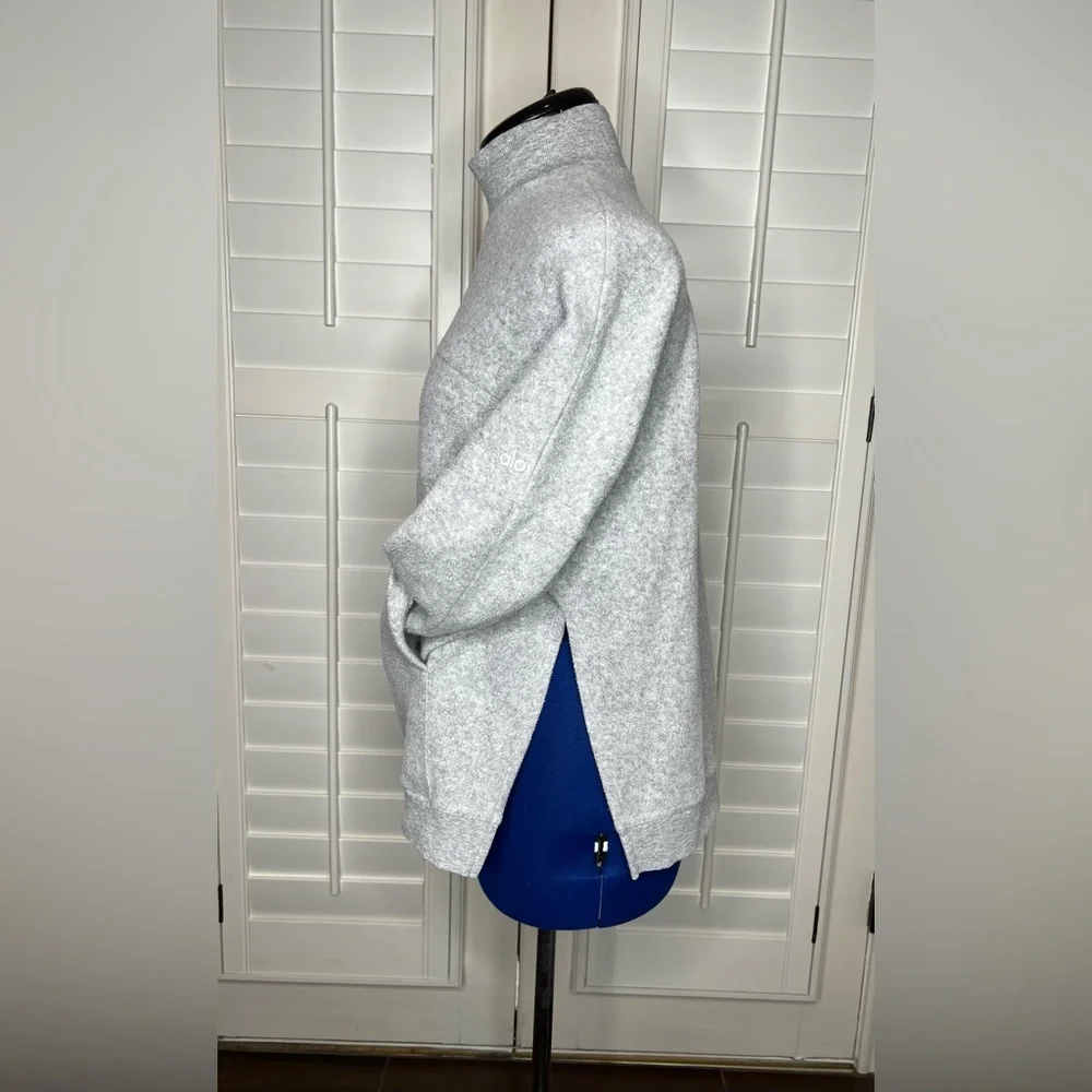 Alo Yoga Women's segment pullover Fleece sweatshirt - Dove Grey - S. - Picture 7 of 16